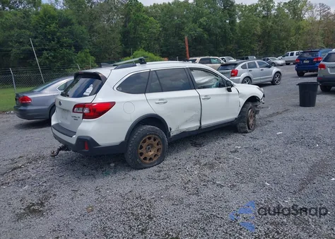 2018 Subaru Outback 3.6R Touring из США, поврежденный, VIN 4S4BSETC1J3221026